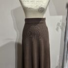 Falda midi de punto marron chocolate,