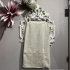 Falda midi beige efecto ante con corte recto y costuras decorativas
